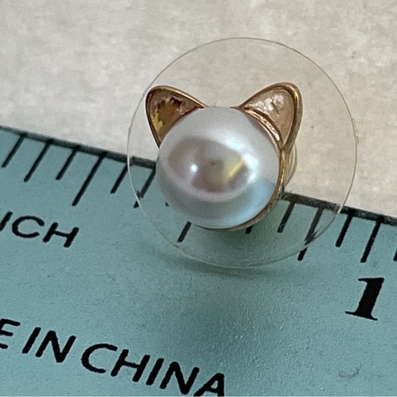 2 Pair Earrings Cat Head & Ruby Gem Unbranded Stud - Picture 5 of 6